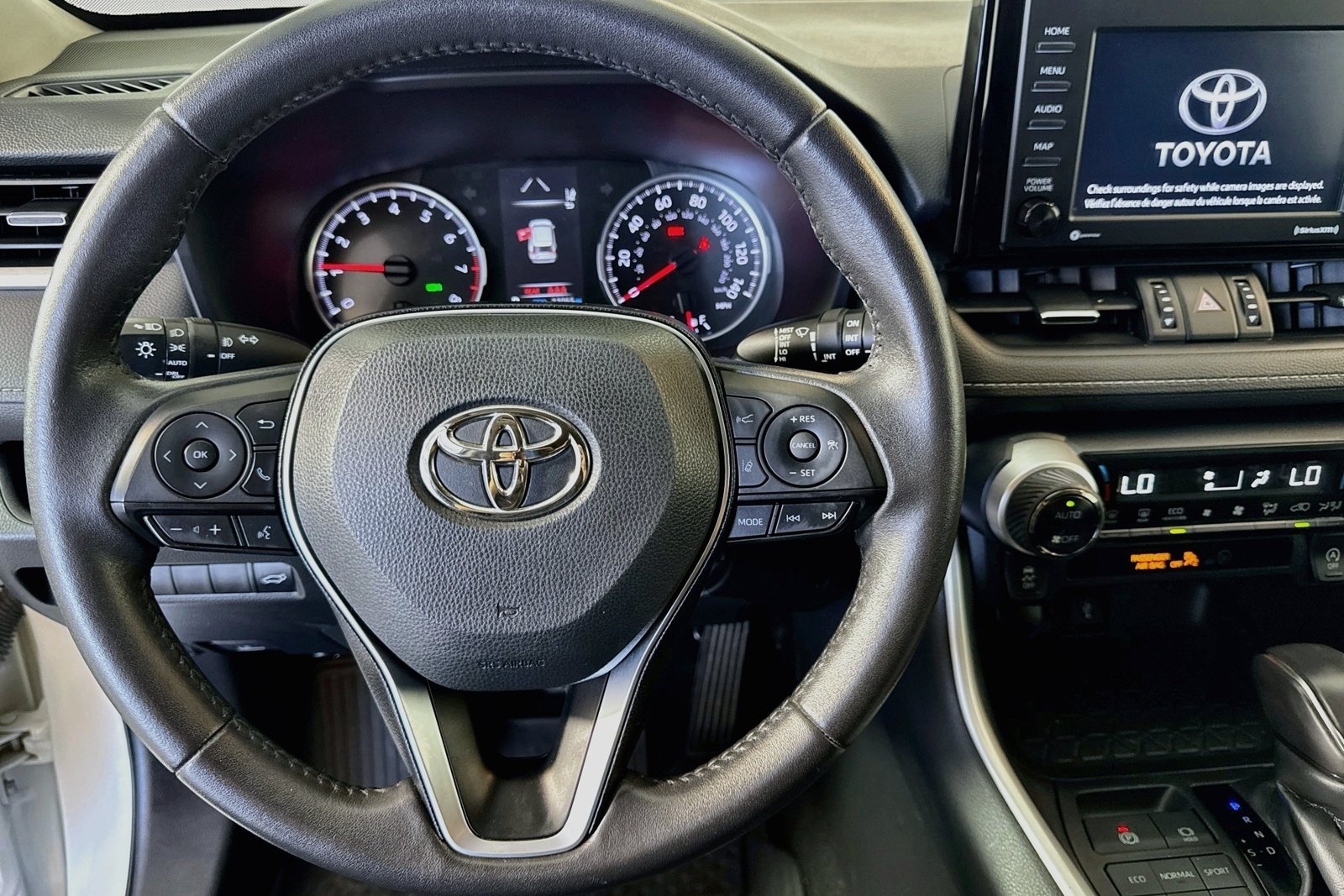 Used 2022 Blizzard Pearl Toyota XLE Premium image 11