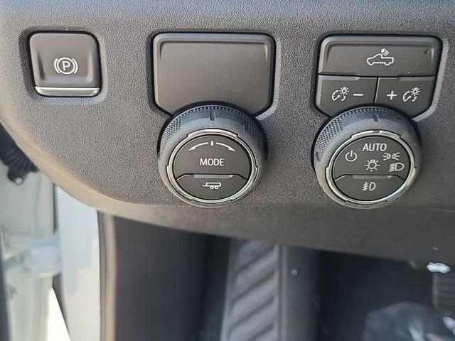 New 2026 Summit White Chevrolet RST image 23