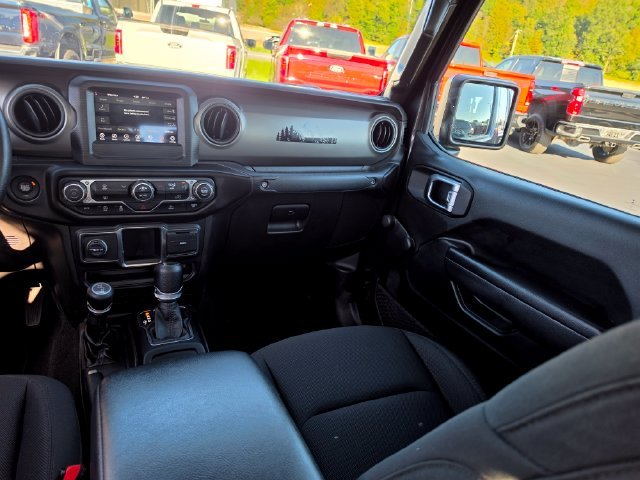Used 2022 Gray Jeep Sport image 12