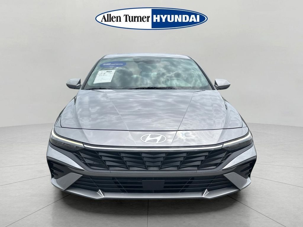 Used 2025 Fluid Metal Hyundai SEL Convenience image 3