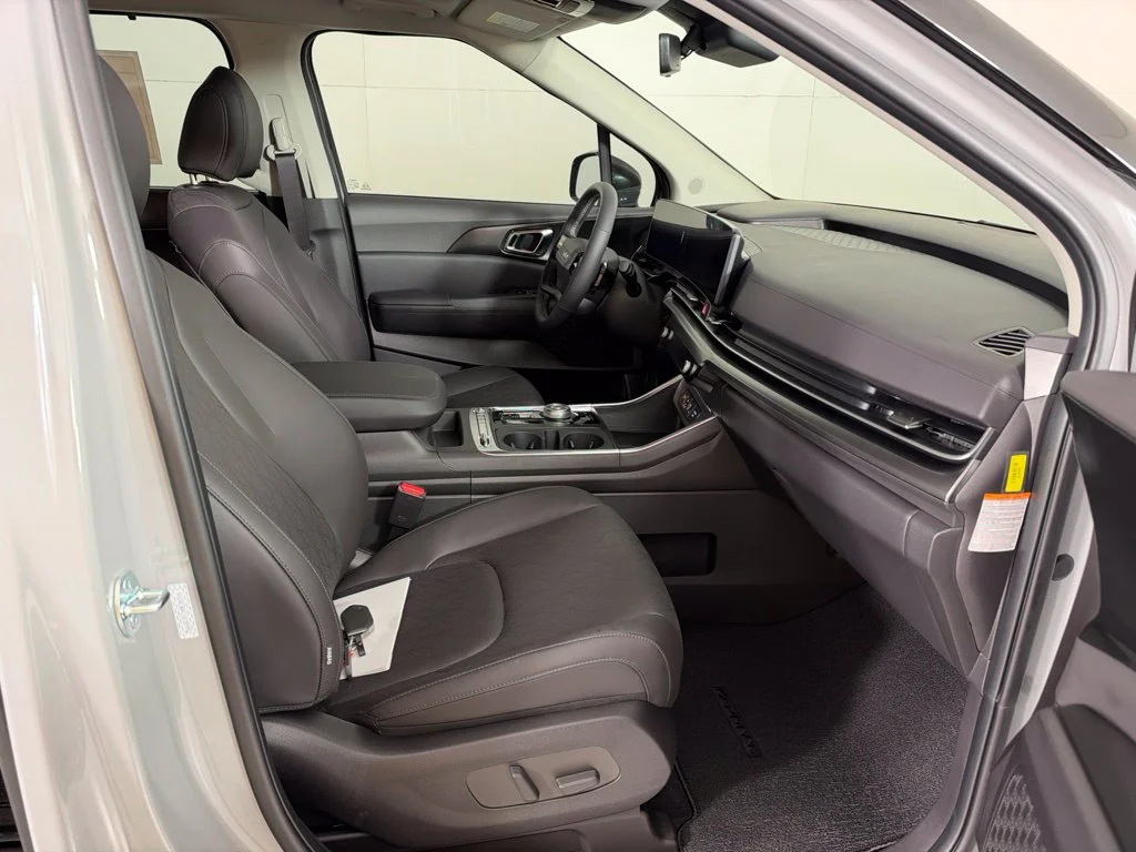 New 2027 Ceramic Silver Kia SX image 15