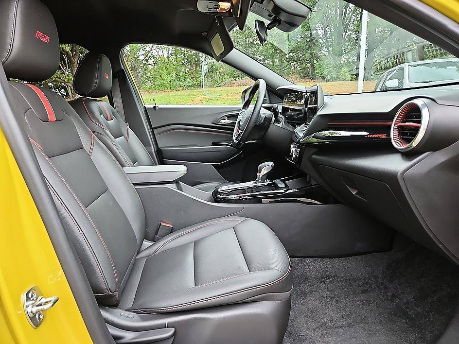 Used 2025 Nitro Yellow Metallic Chevrolet 2RS image 13