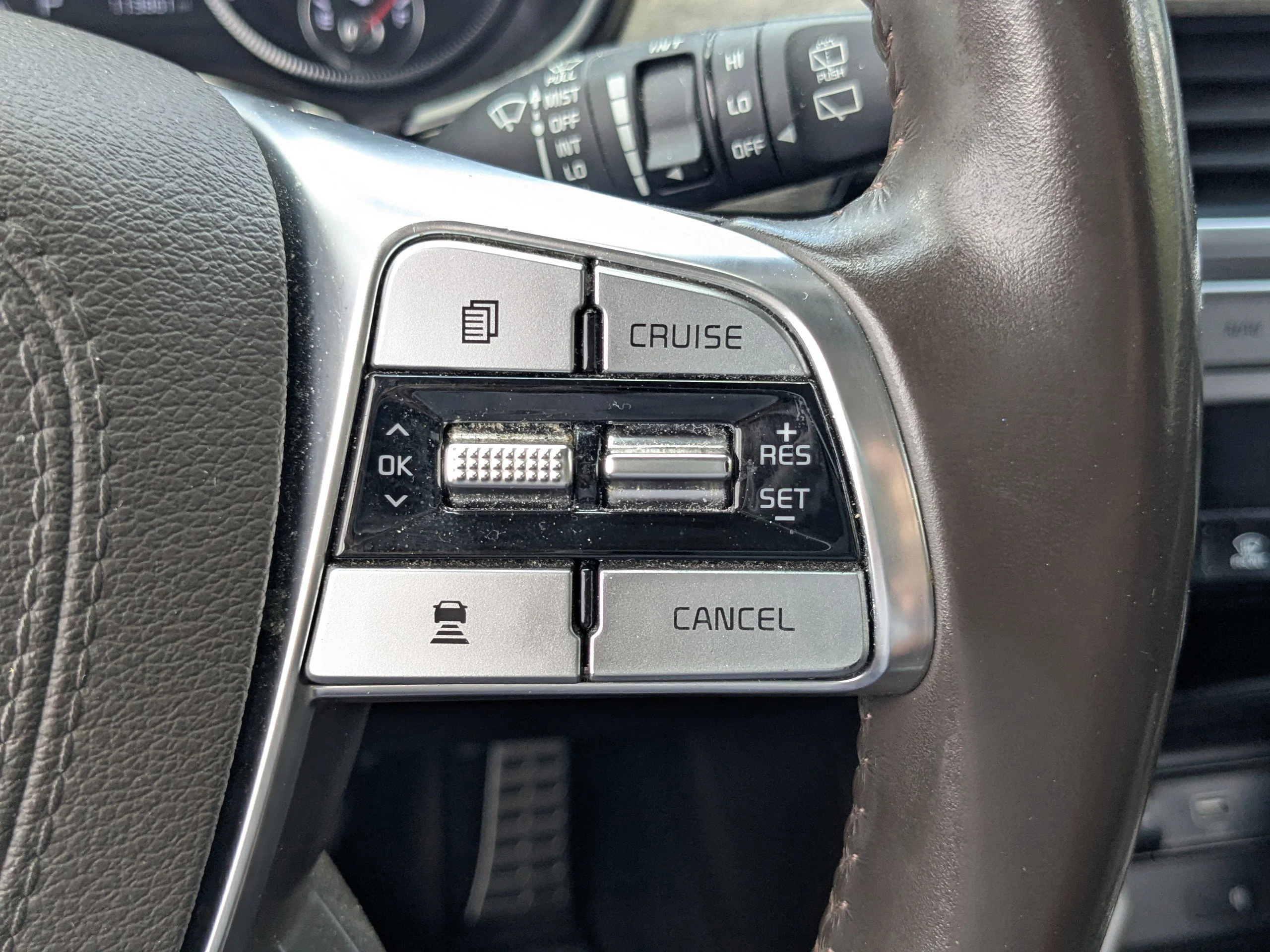 Used 2022 White Kia SX image 26