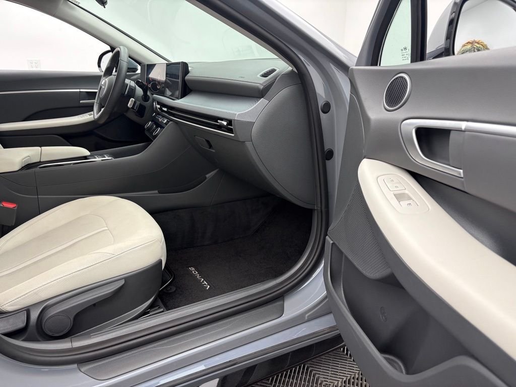 Used 2026 Transmission Blue Hyundai SEL Sport image 26