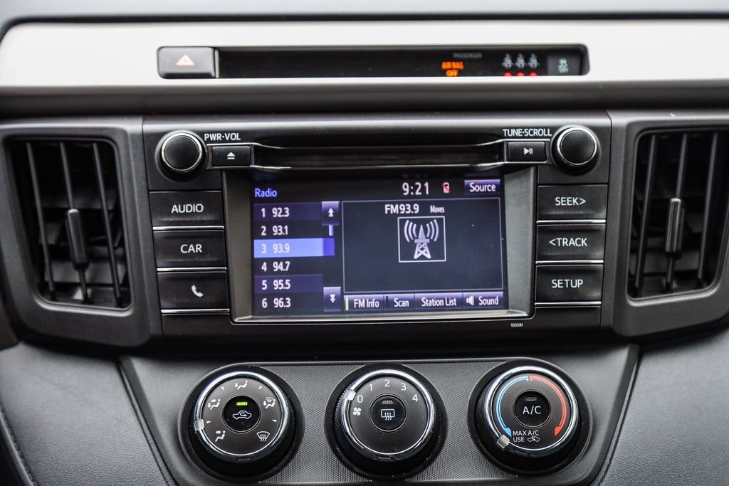 2017 Toyota RAV4 LE - Photo 14