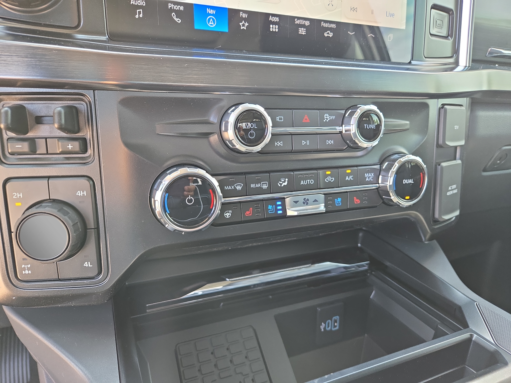 New 2026 Star White Metallic Tri-Coat Ford F-350® Lariat® image 23