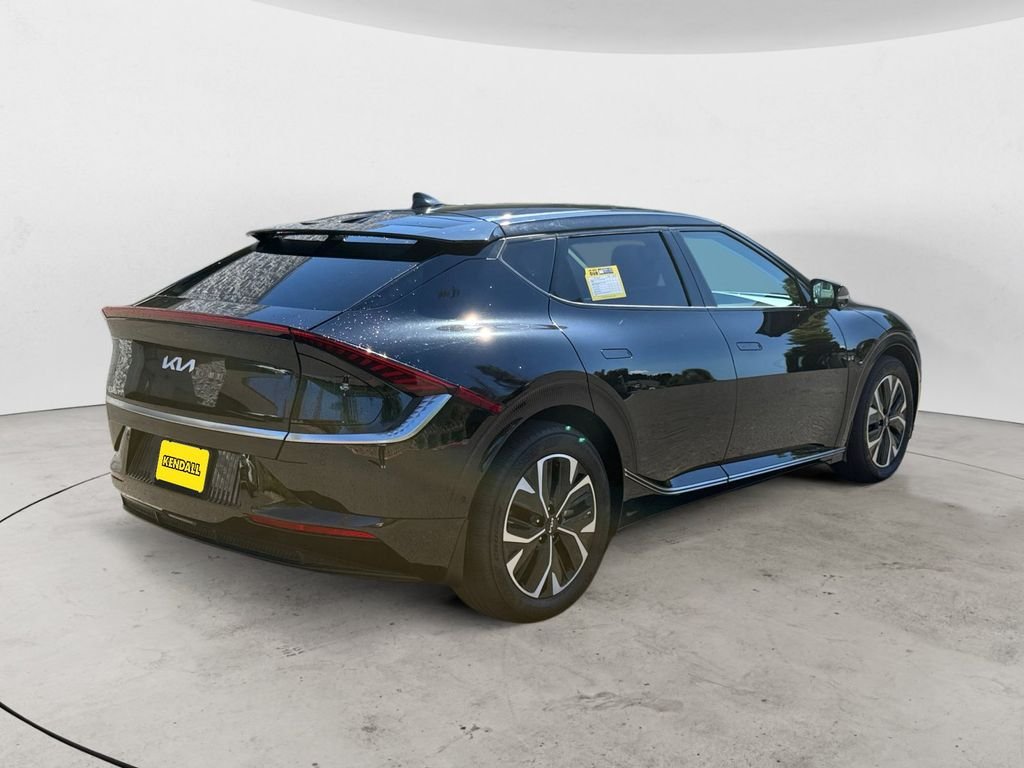 Used 2023 Black Kia Wind image 5