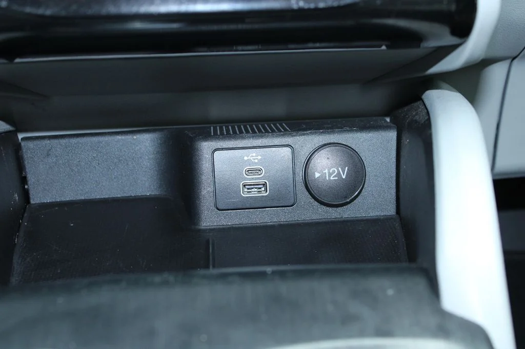 Used 2024 White Metallic Ford Base image 23