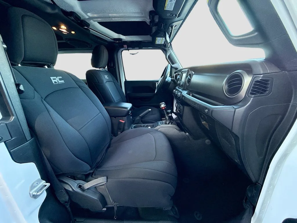 Used 2019 Bright White Clearcoat Jeep Sport S image 26