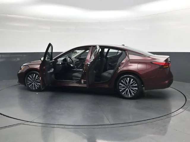 Used 2025 Red Nissan 2.5 SV image 41