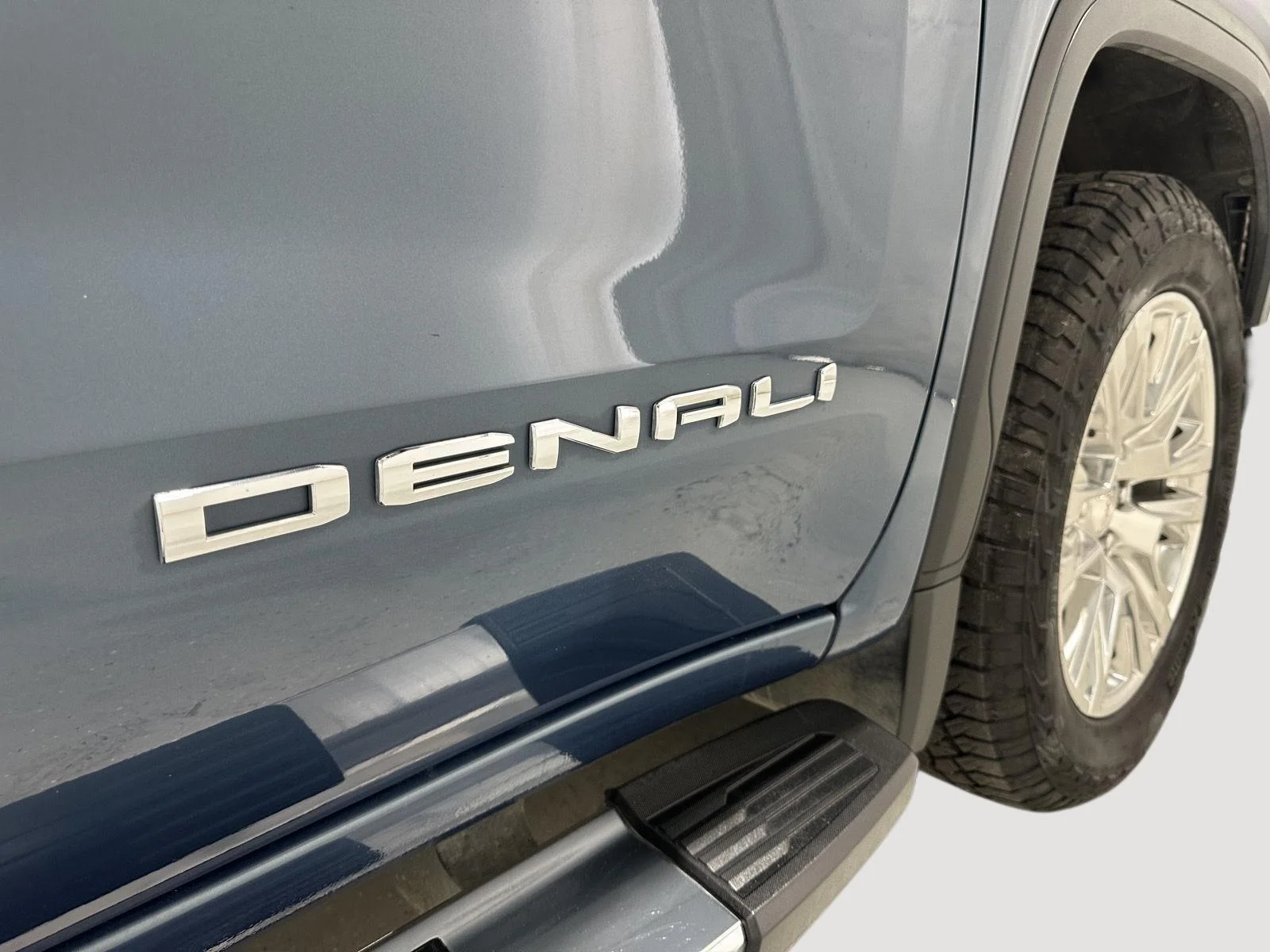 Used 2024 Downpour Metallic GMC Denali image 29