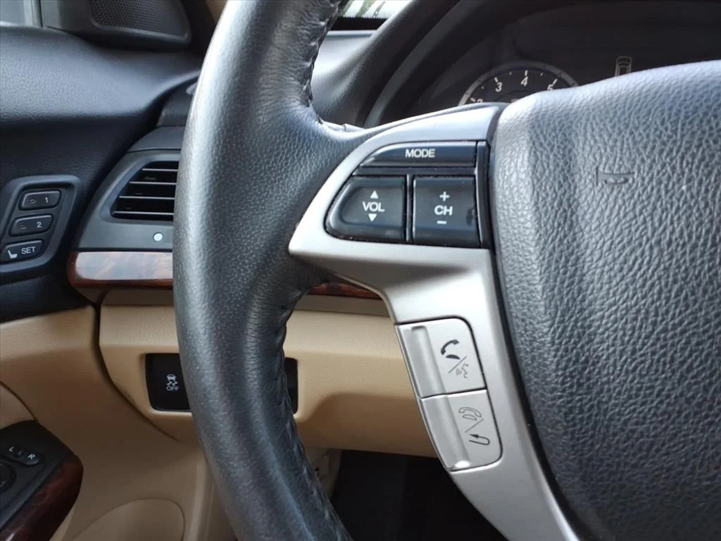 Used 2012  Honda EX-L image 18