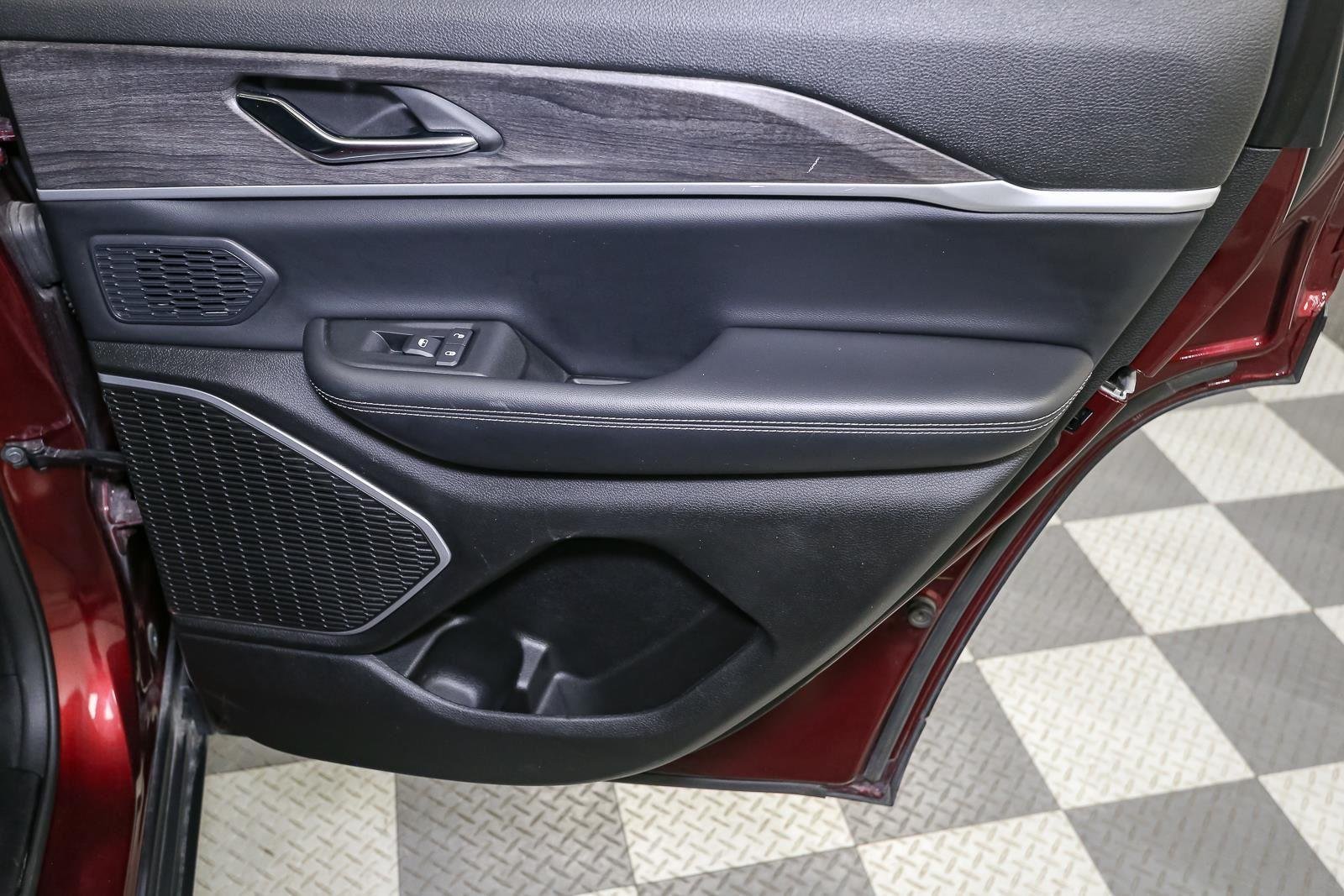 Used 2024 Velvet Red Pearlcoat Jeep LIMI image 25