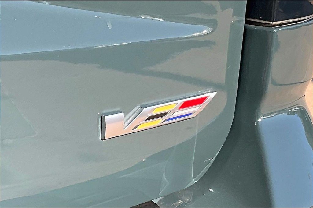 Used 2025 Green Cadillac V-Series image 34