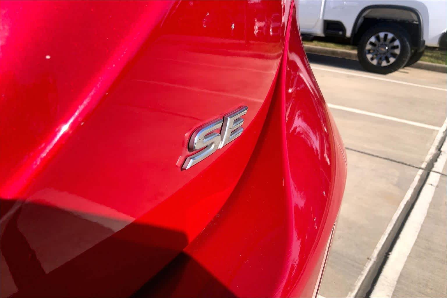Used 2020 Supersonic Red Toyota SE image 10