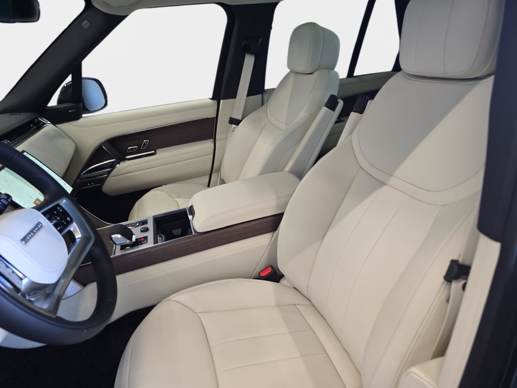 New 2027 Carpathian Grey Land Rover SE image 12