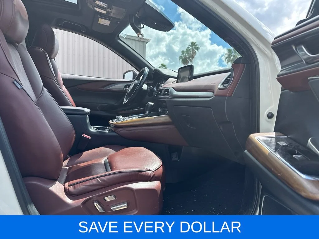 Used 2018 White Mazda Signature image 14