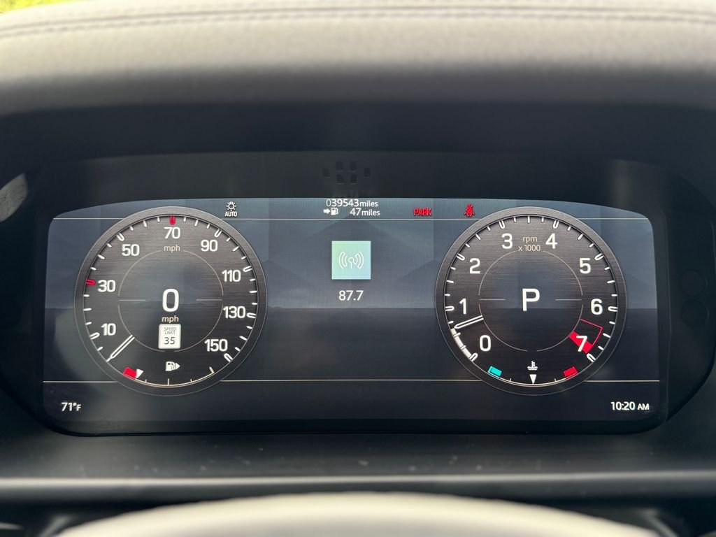 Used 2022 Santorini Black Metallic Land Rover SE image 17