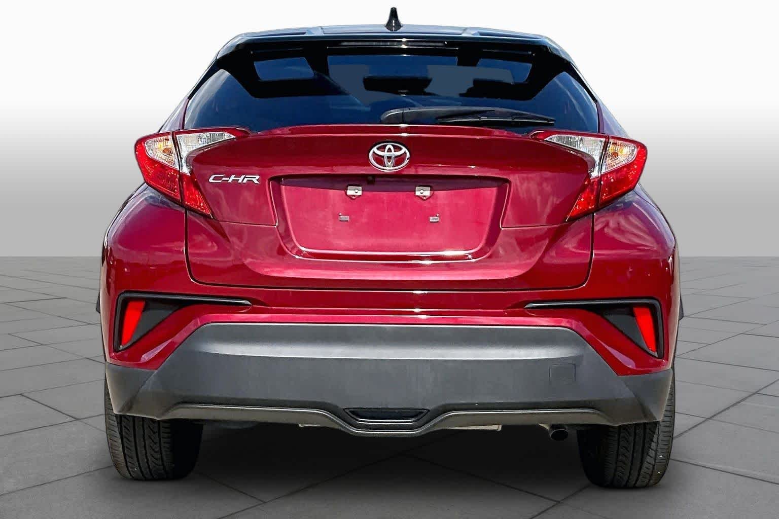 Used 2019 Ruby Flare Pearl w/Black Roof Toyota XLE image 5