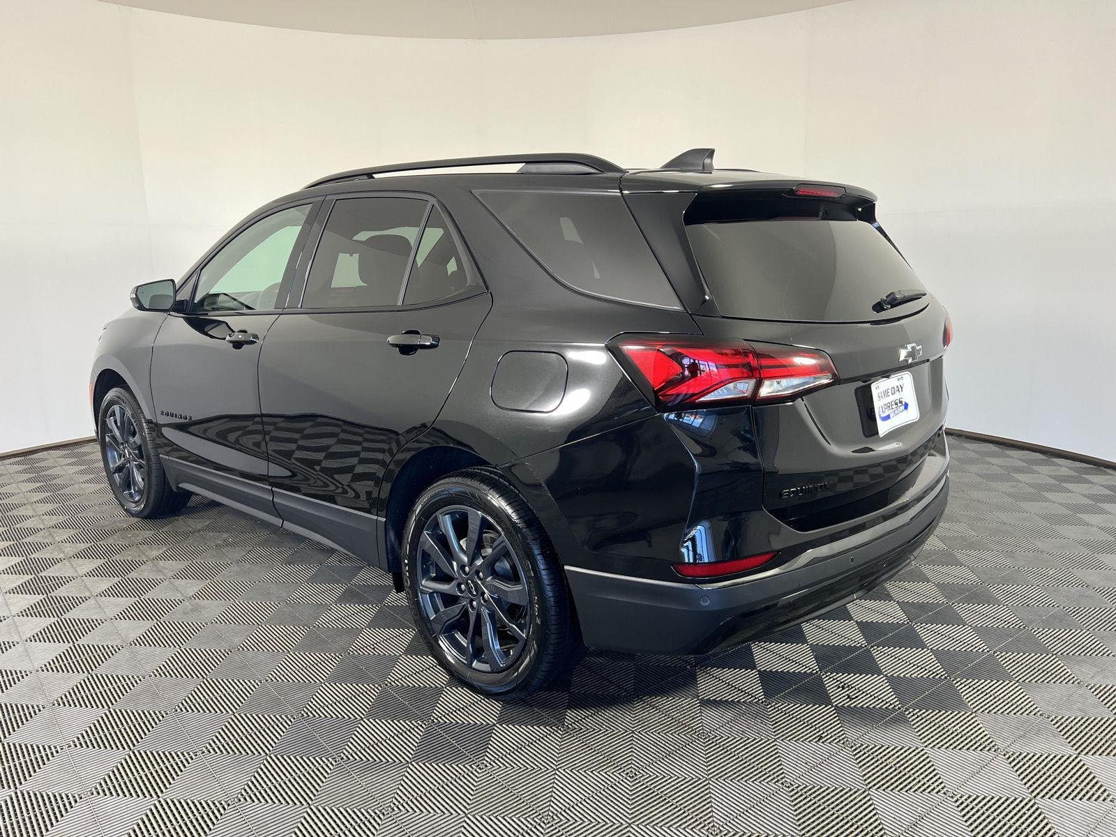 Used 2024 Mosaic Black Metallic Chevrolet RS image 27