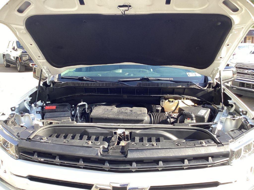 Used 2021 SUMMIT WHITE Chevrolet RST image 17