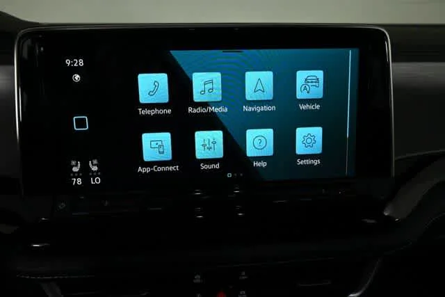 2026 Volkswagen Atlas Cross Sport SE w/Tech - Photo 11