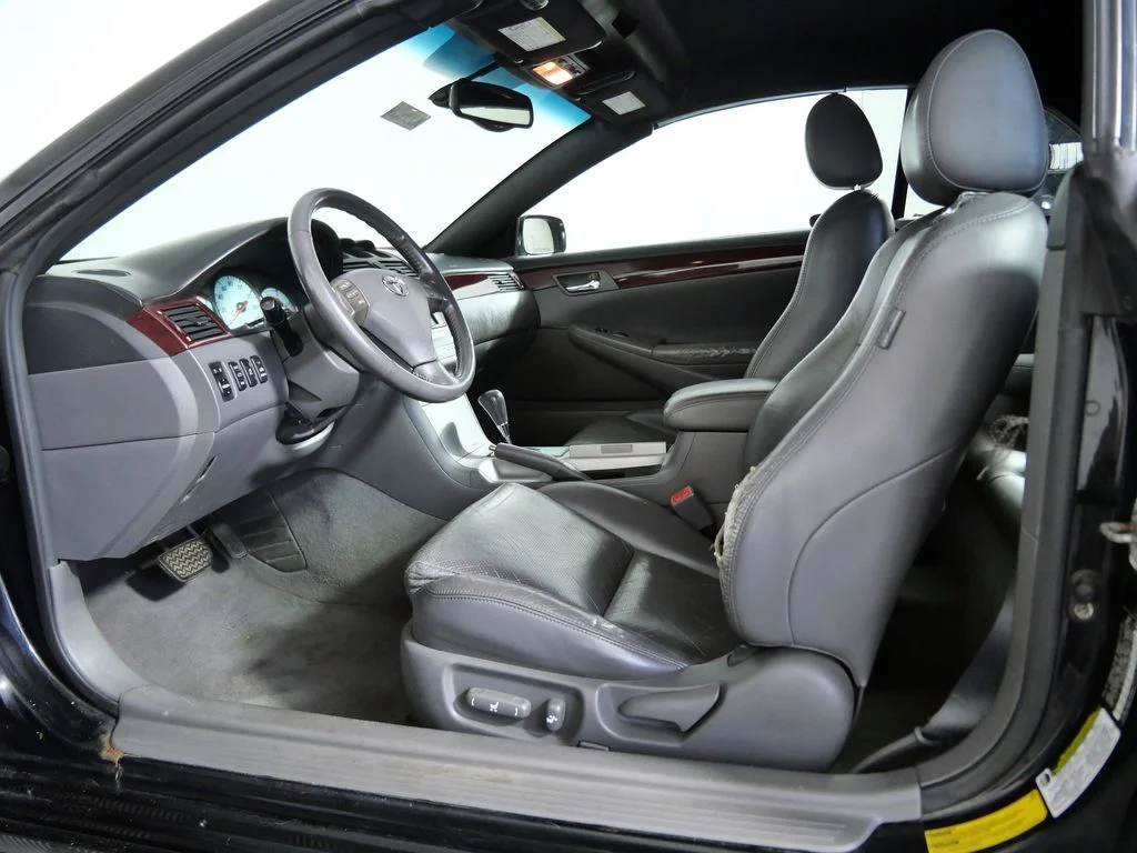Used 2004 Black Toyota SLE image 17