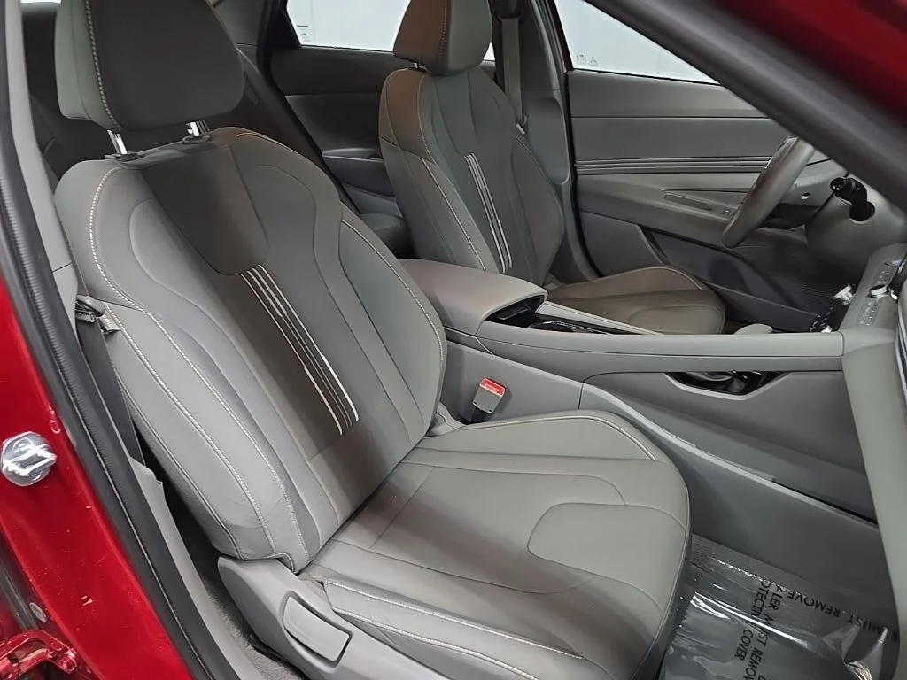 Used 2023 Red Hyundai SEL image 14