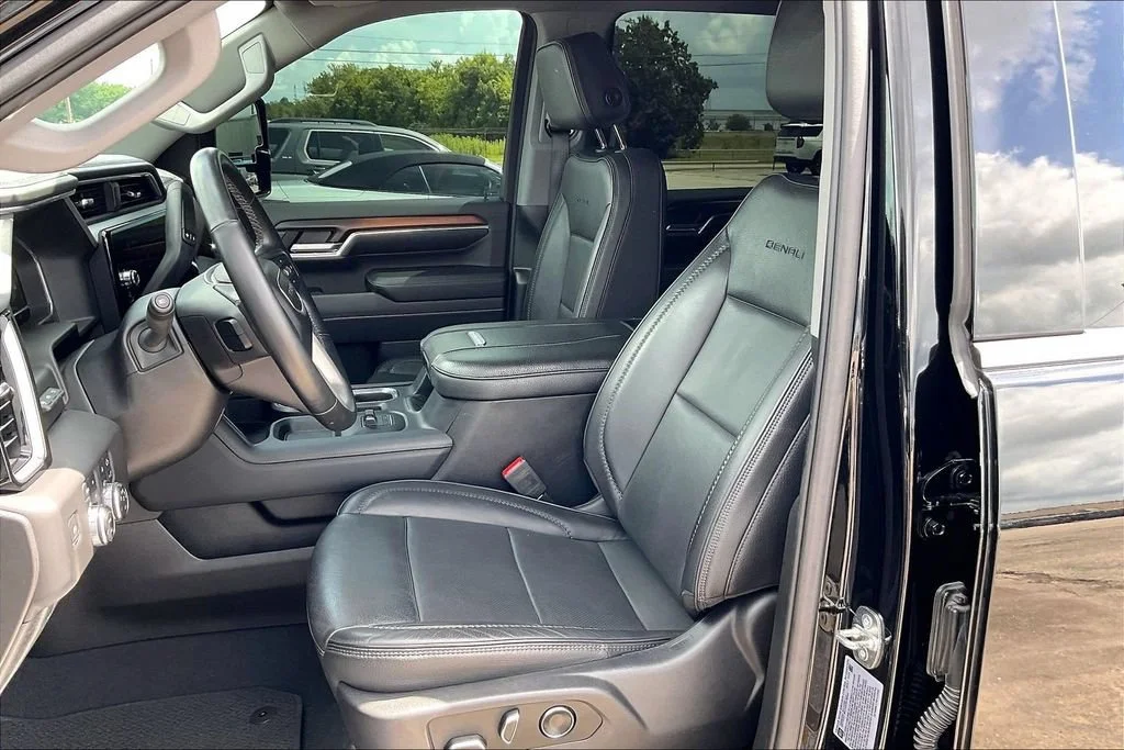 Used 2024 Onyx Black GMC Denali image 18