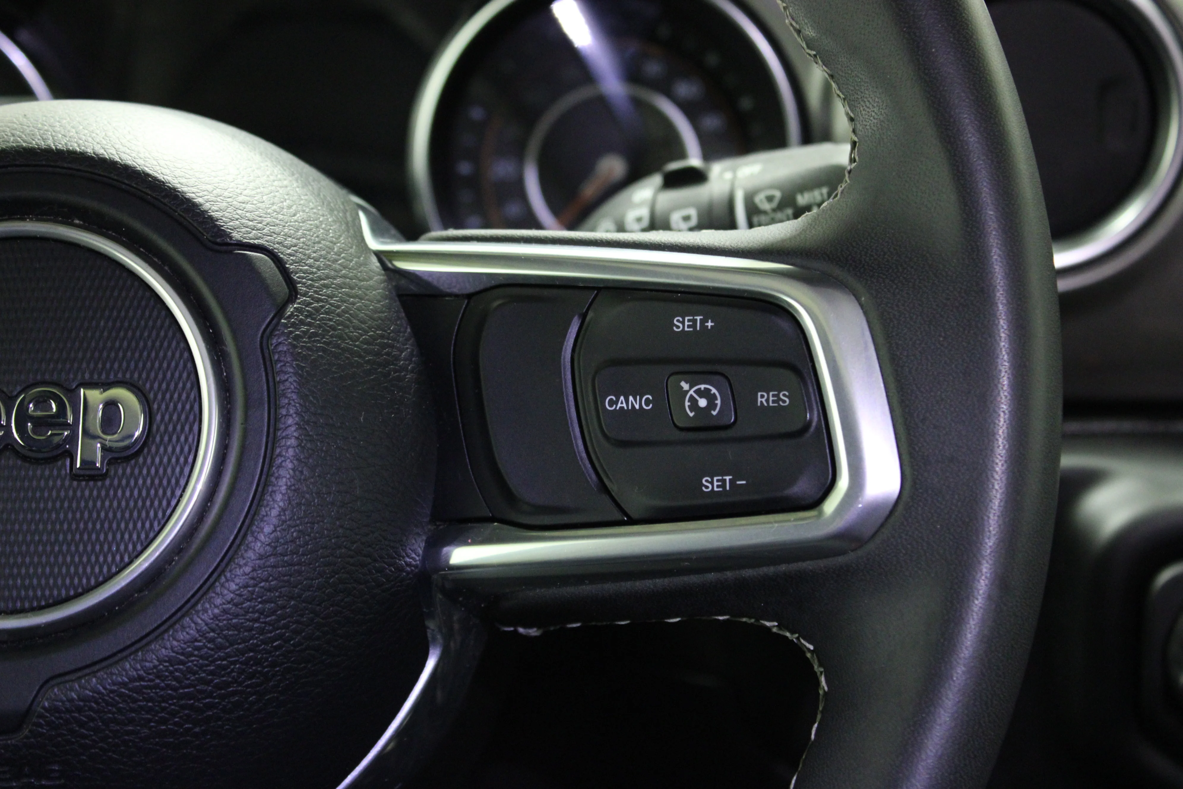 Used 2023 High Velocity Clearcoat Jeep Sahara image 22