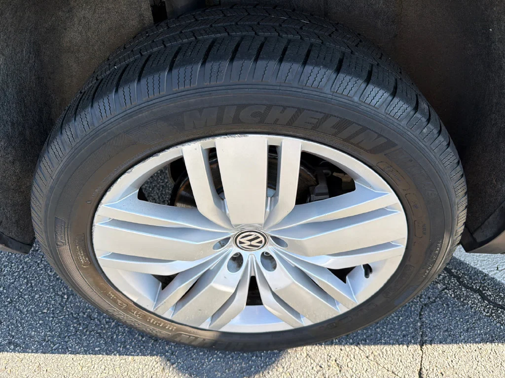 Used 2019 White Volkswagen SEL image 17