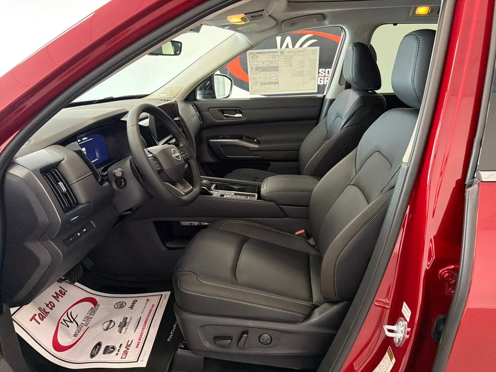 New 2026 Scarlet Ember Tintcoat Nissan SL image 8
