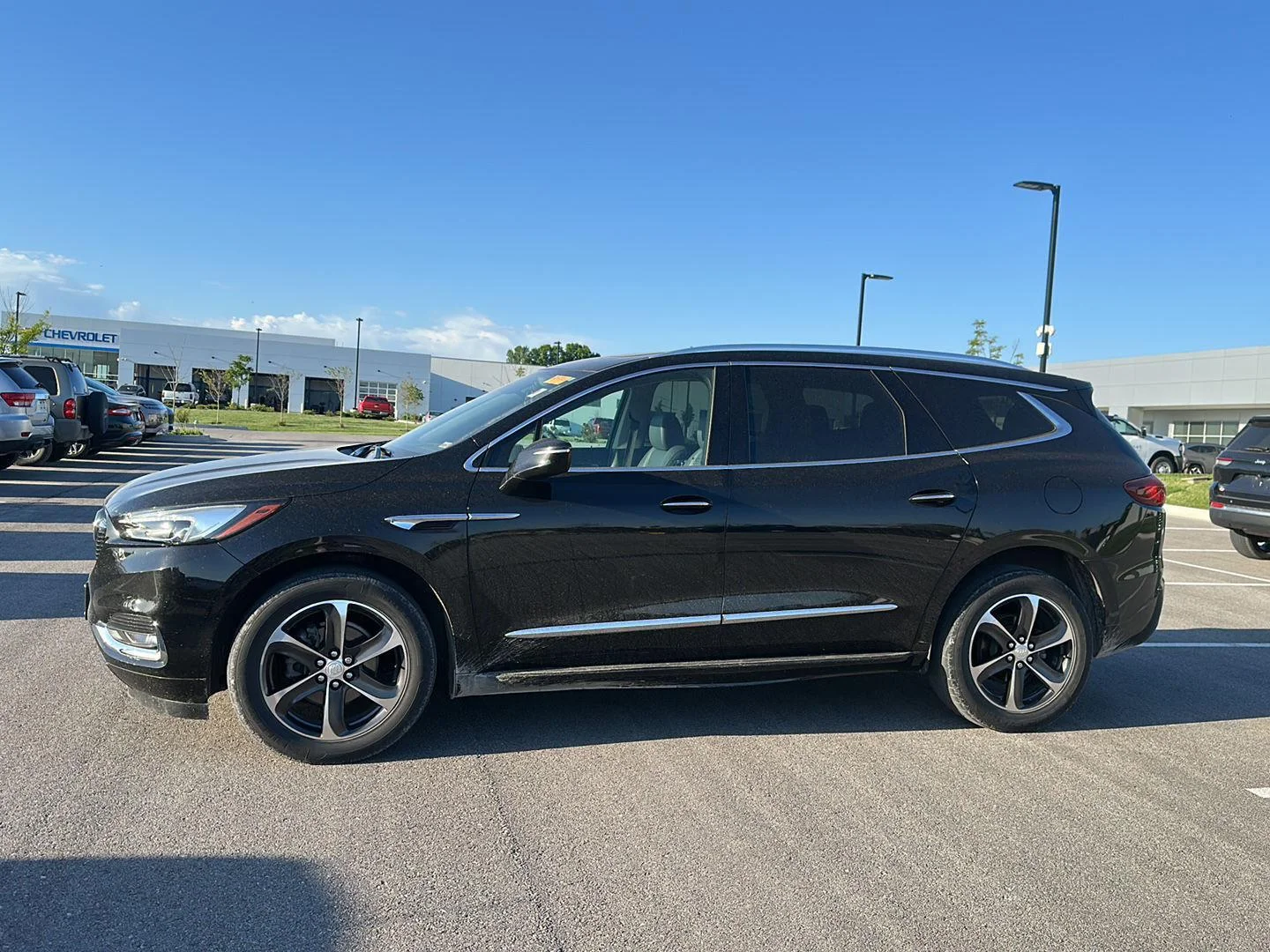 Used 2020 Buick Enclave Essence with VIN 5GAEVAKW1LJ327781 for sale in Kansas City