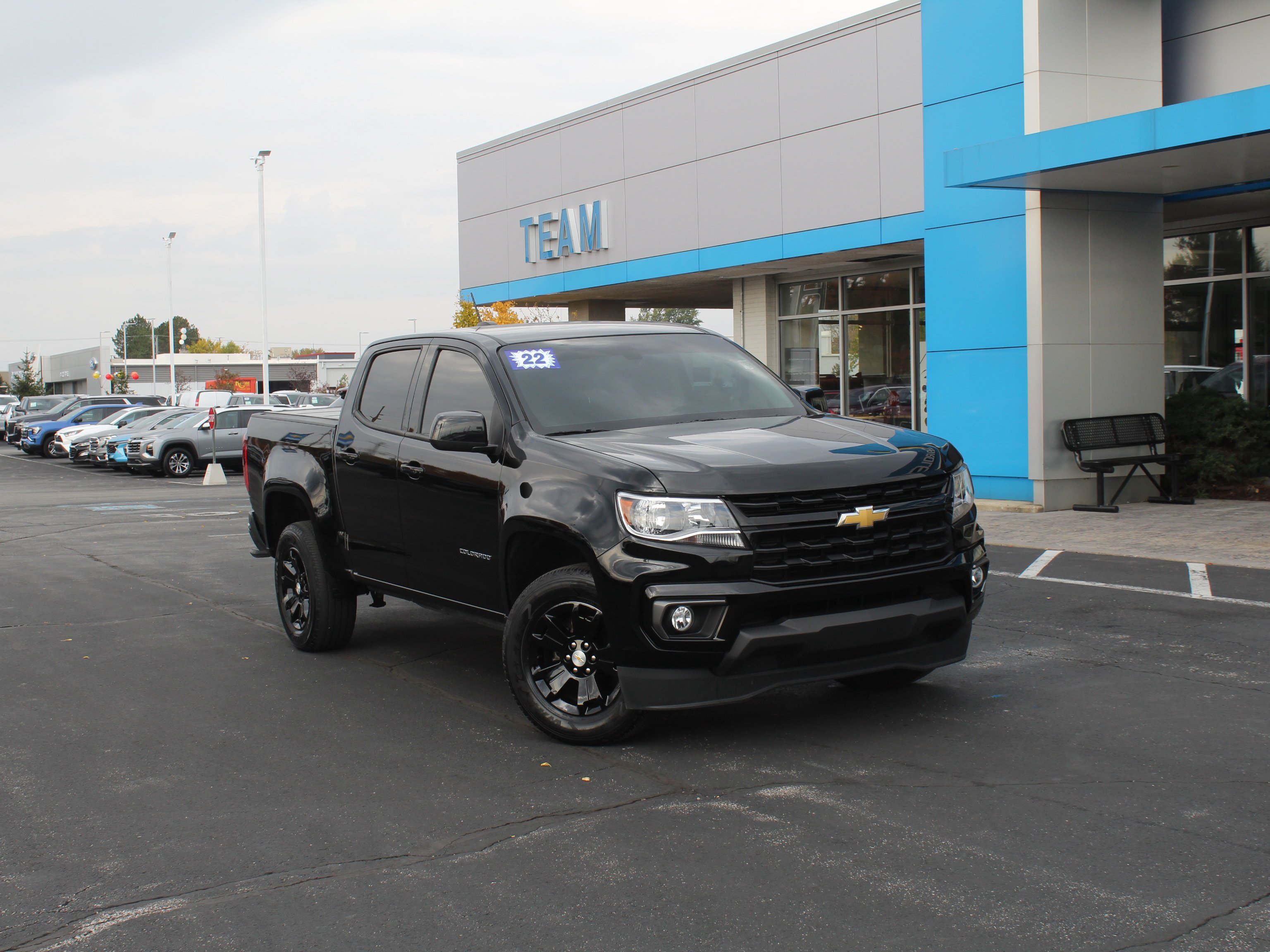 Used 2022 BLACK Chevrolet 2WD LT image 4