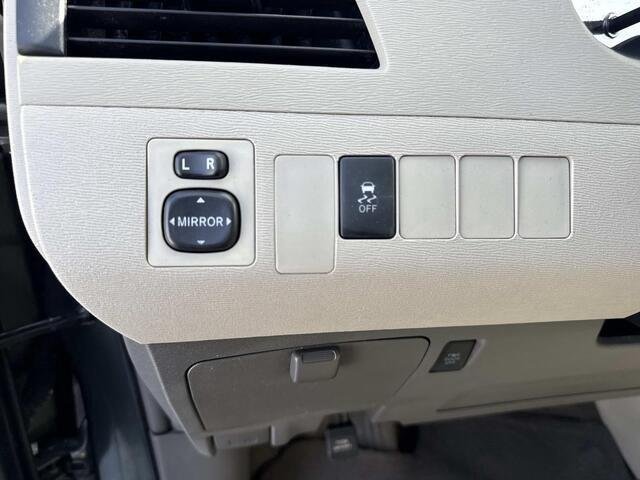 Used 2014 Cypress Pearl Toyota LE image 34