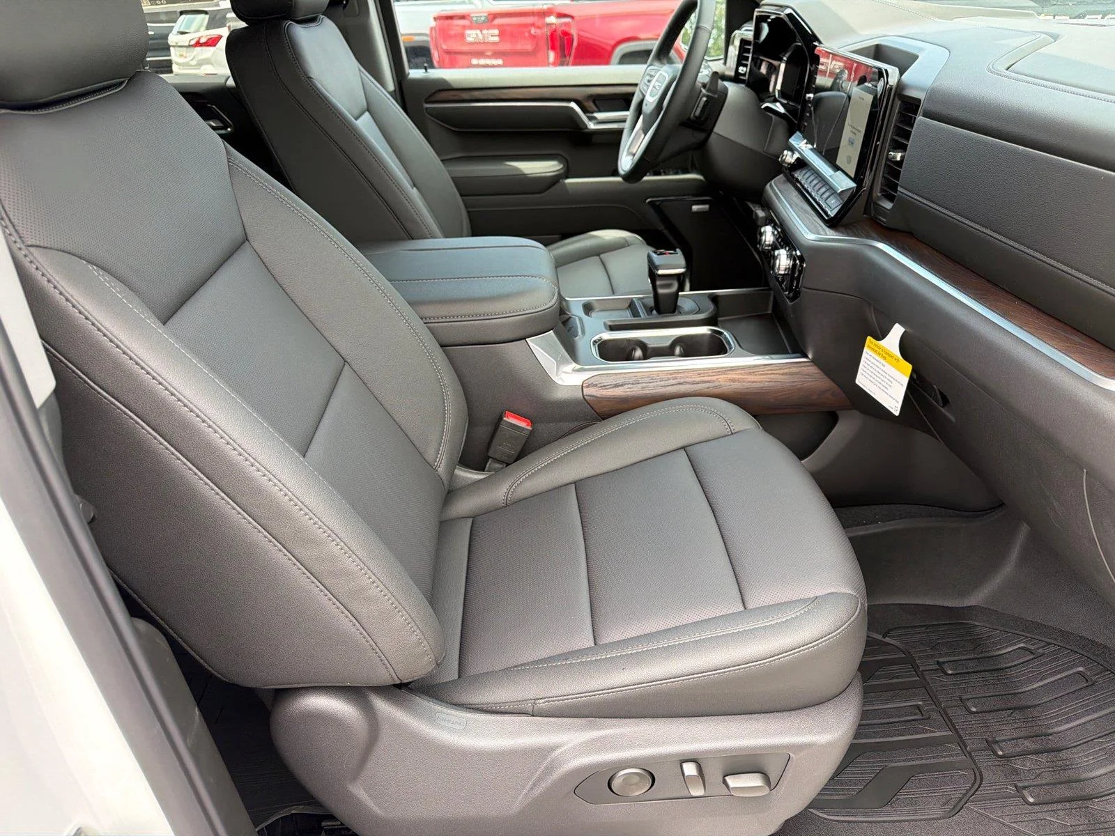 2026 GMC Sierra 1500 SLT - Photo 11