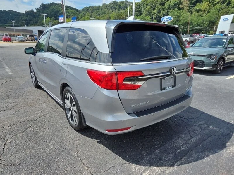 Used 2023  Honda Touring image 5
