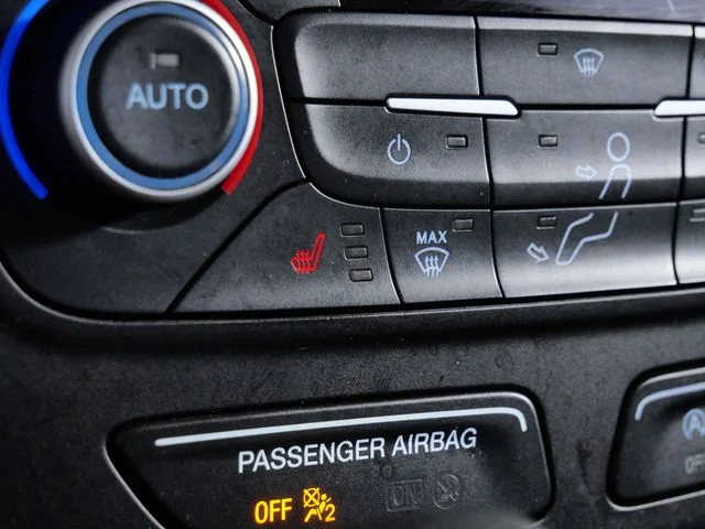 Used 2019 Red Ford SE image 24