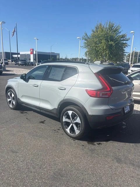 2026 Volvo XC40 Plus - Photo 6