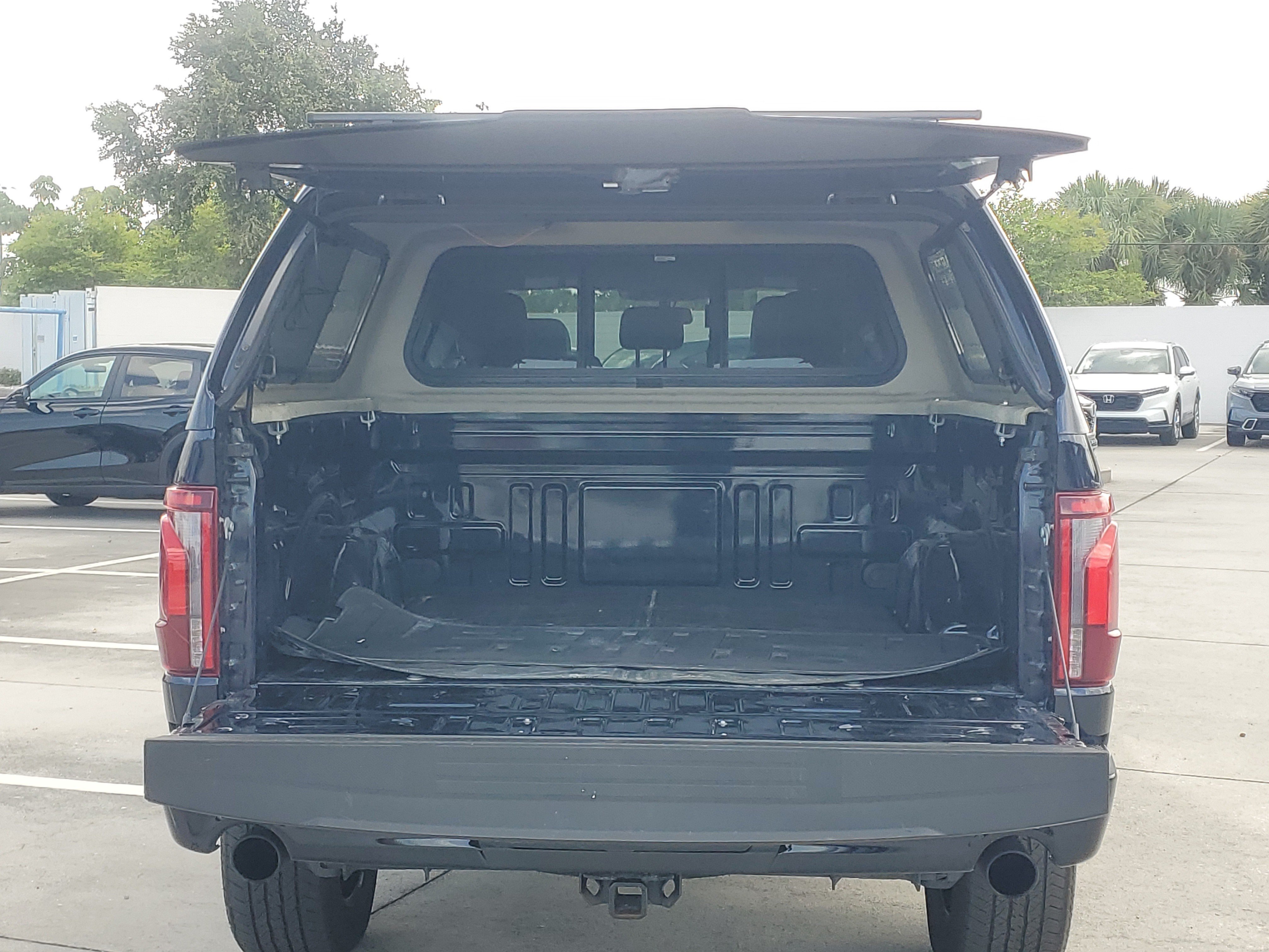 Used 2025 Antimatter Blue Metallic Ford LARIAT image 11