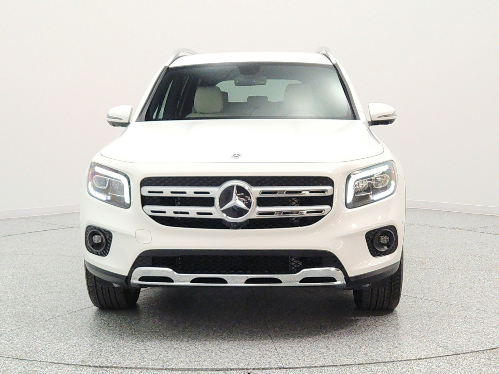 Used 2022 Polar White Mercedes-Benz GLB 250 SUV image 2