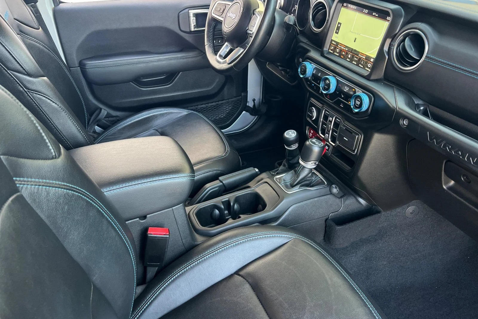 Used 2023 Silver Jeep Rubicon image 16