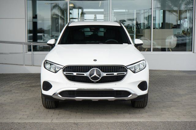 New 2026 Polar White Mercedes-Benz GLC 300 image 35