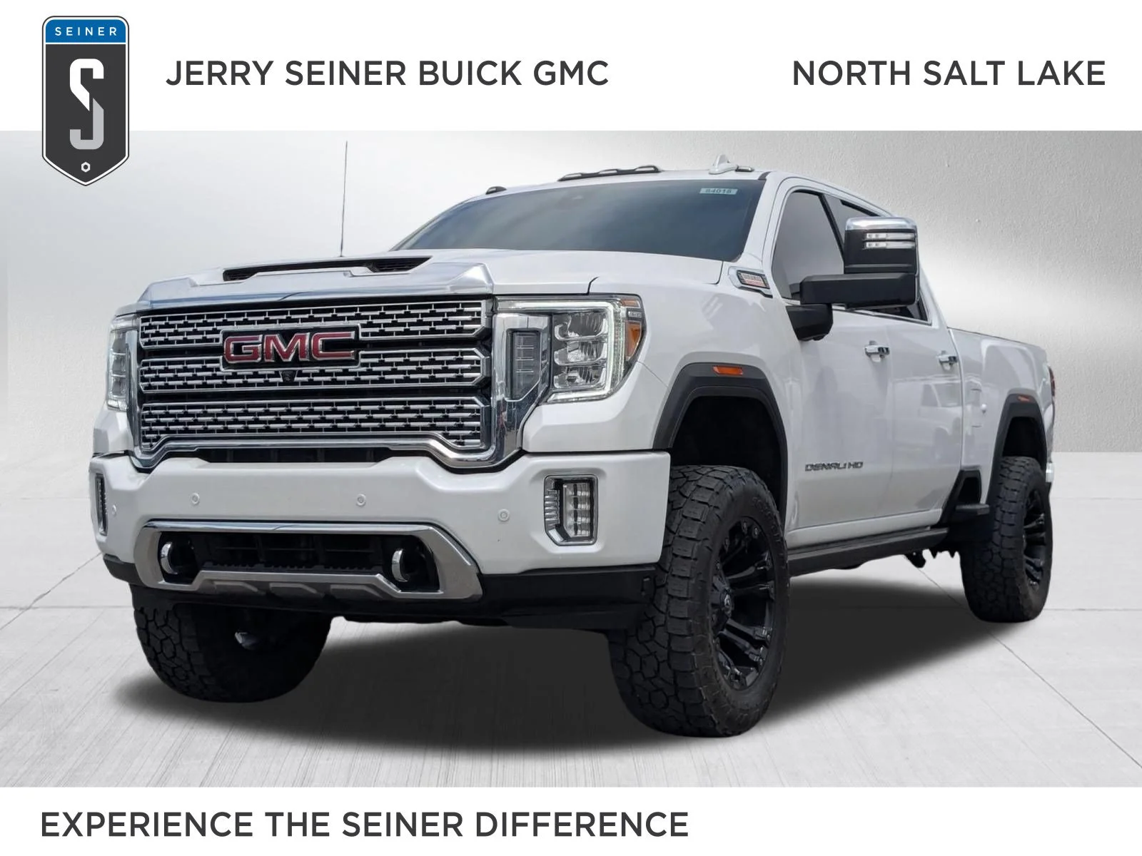 2023 GMC Sierra 4WD Crew Cab Standard Box Denali's photo