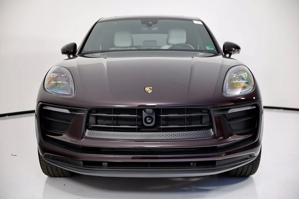 2026 Porsche Macan T - Photo 10