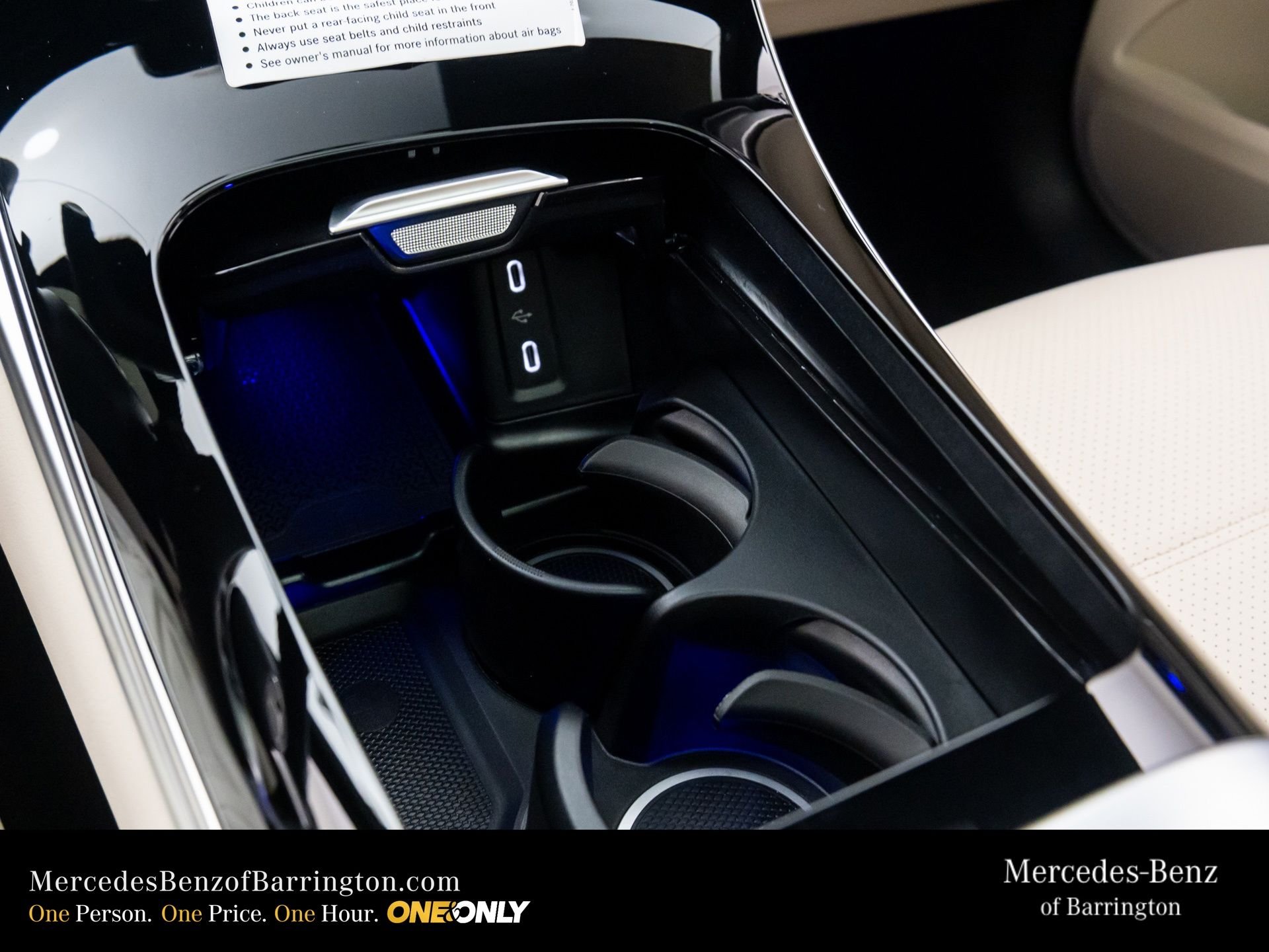 New 2026 MANUFAKTUR Moonlight White Metallic Mercedes-Benz GLC 300 image 24
