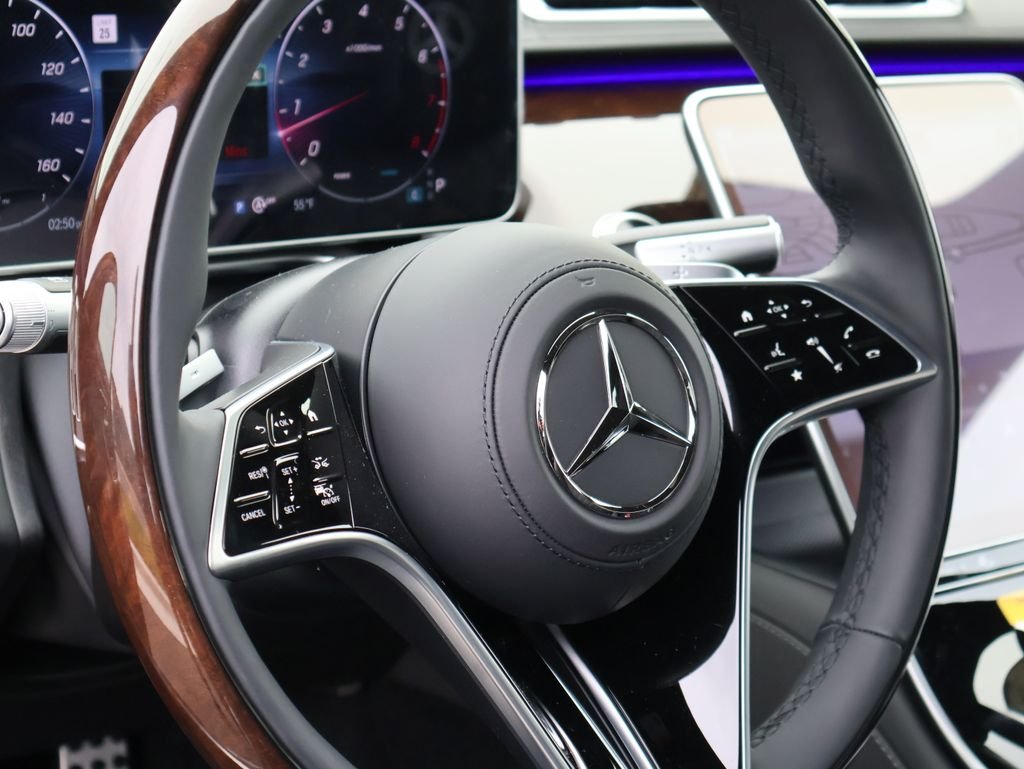 New 2026 MANUFAKTUR Graphite Metallic Mercedes-Benz S 580 image 23