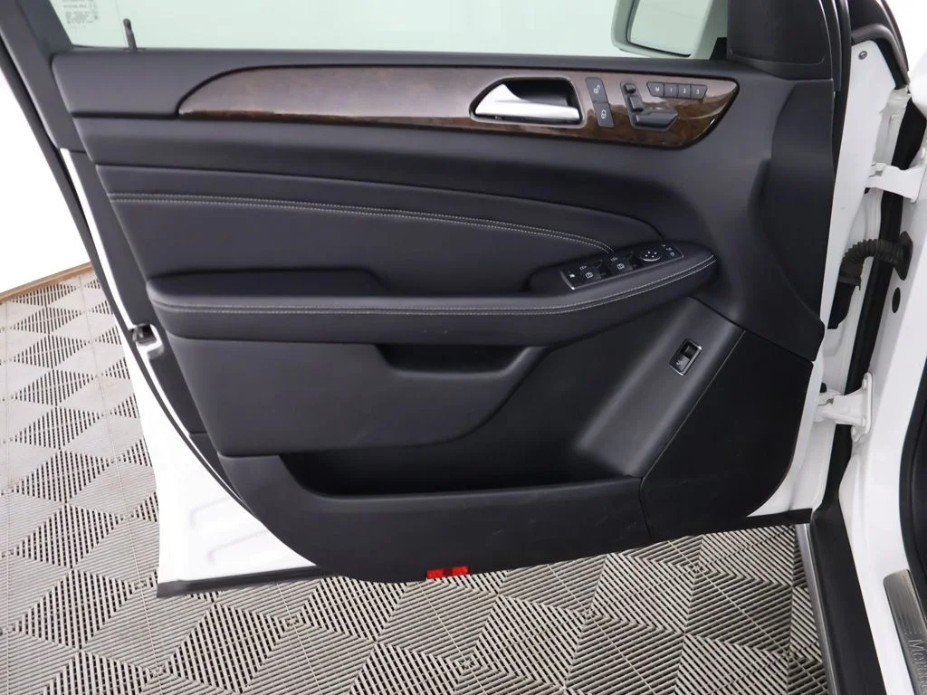 Used 2014 Polar White Mercedes-Benz ML 350 image 21