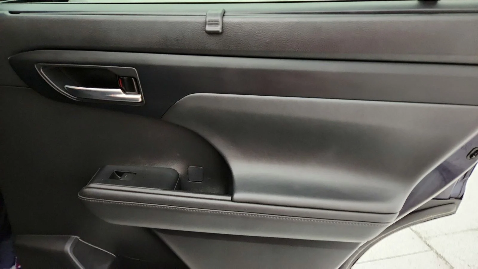 Used 2022  Toyota XLE image 45