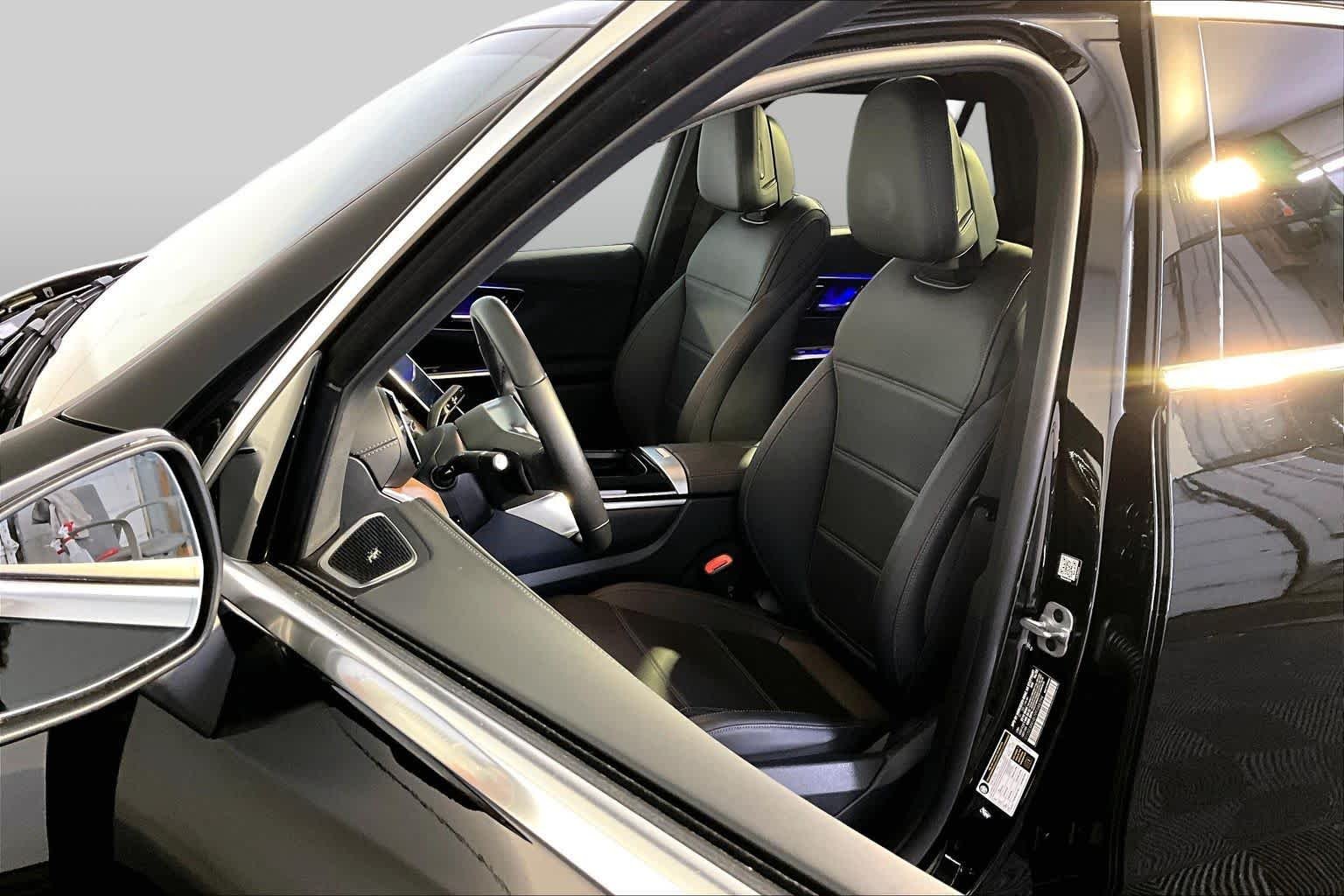 Used 2023 Black Mercedes-Benz GLC 300 image 9